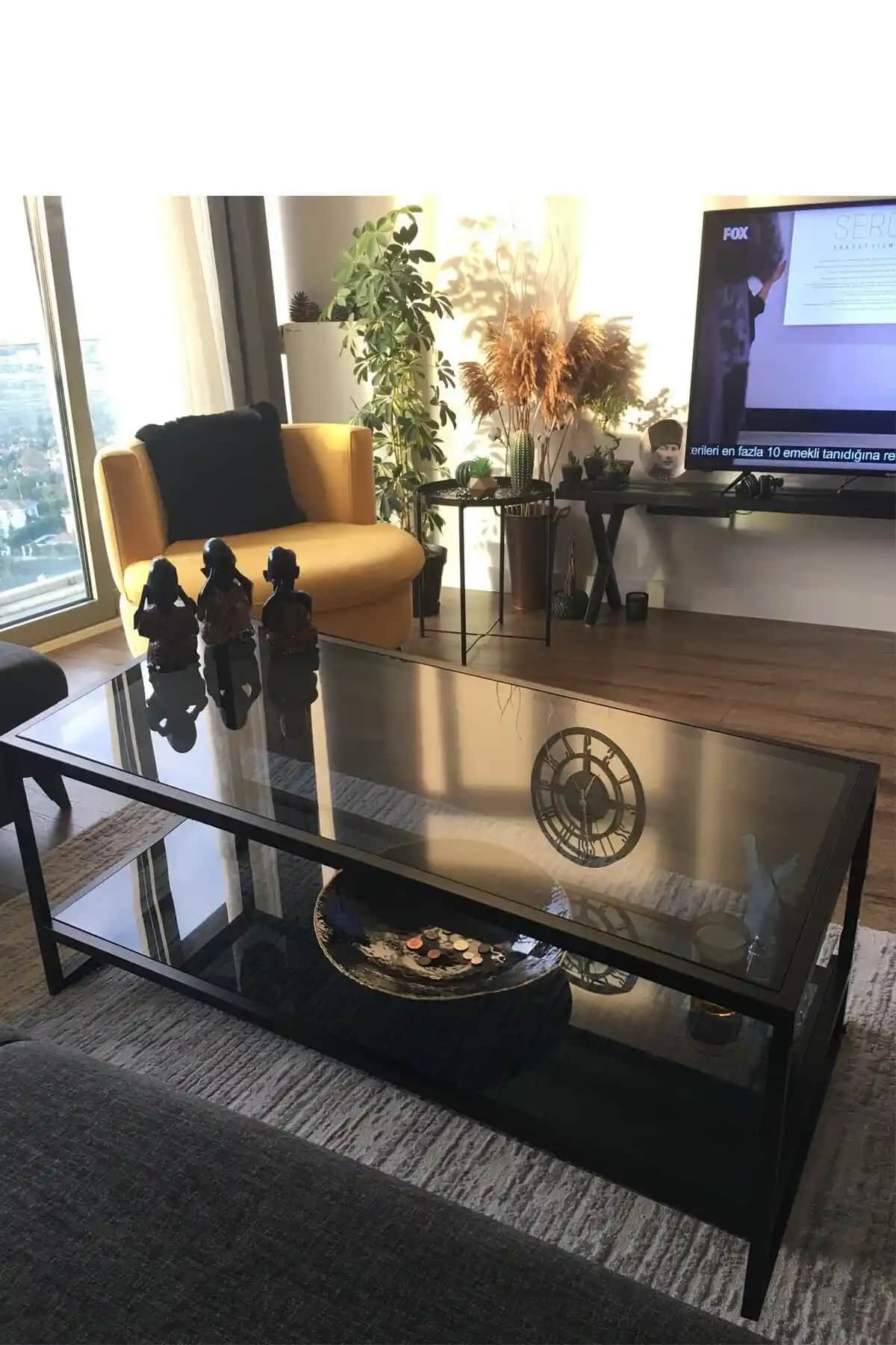 Entemiz Füme Orta Sehpa: Modern ve Dayanıklı Tasarım ile İç Mekan Dekorasyonunu Tamamlar