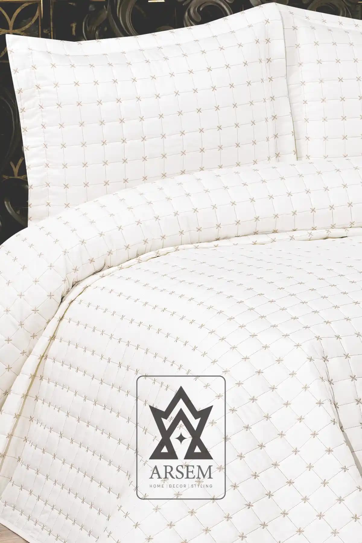 ARSEM EV TEKSTİL Hayal Krem Kapitone Çift Kişilik Nakışlı Yatak Örtüsü 235x250 cm
