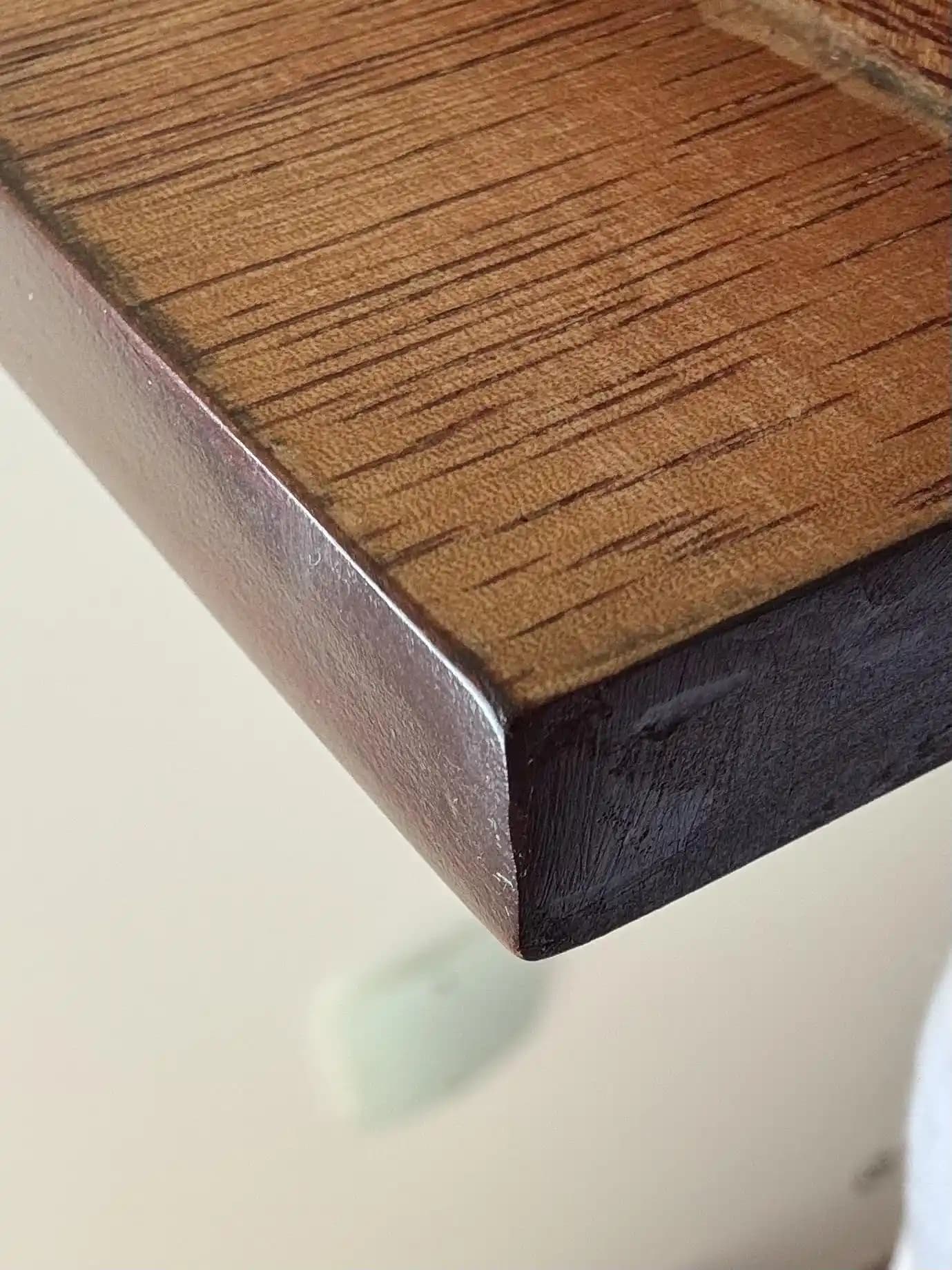 Ahşap Mobilyalarda Laminat, Veneer ve Masif Ahşap Arasındaki Temel Farklar ve Özellikleri