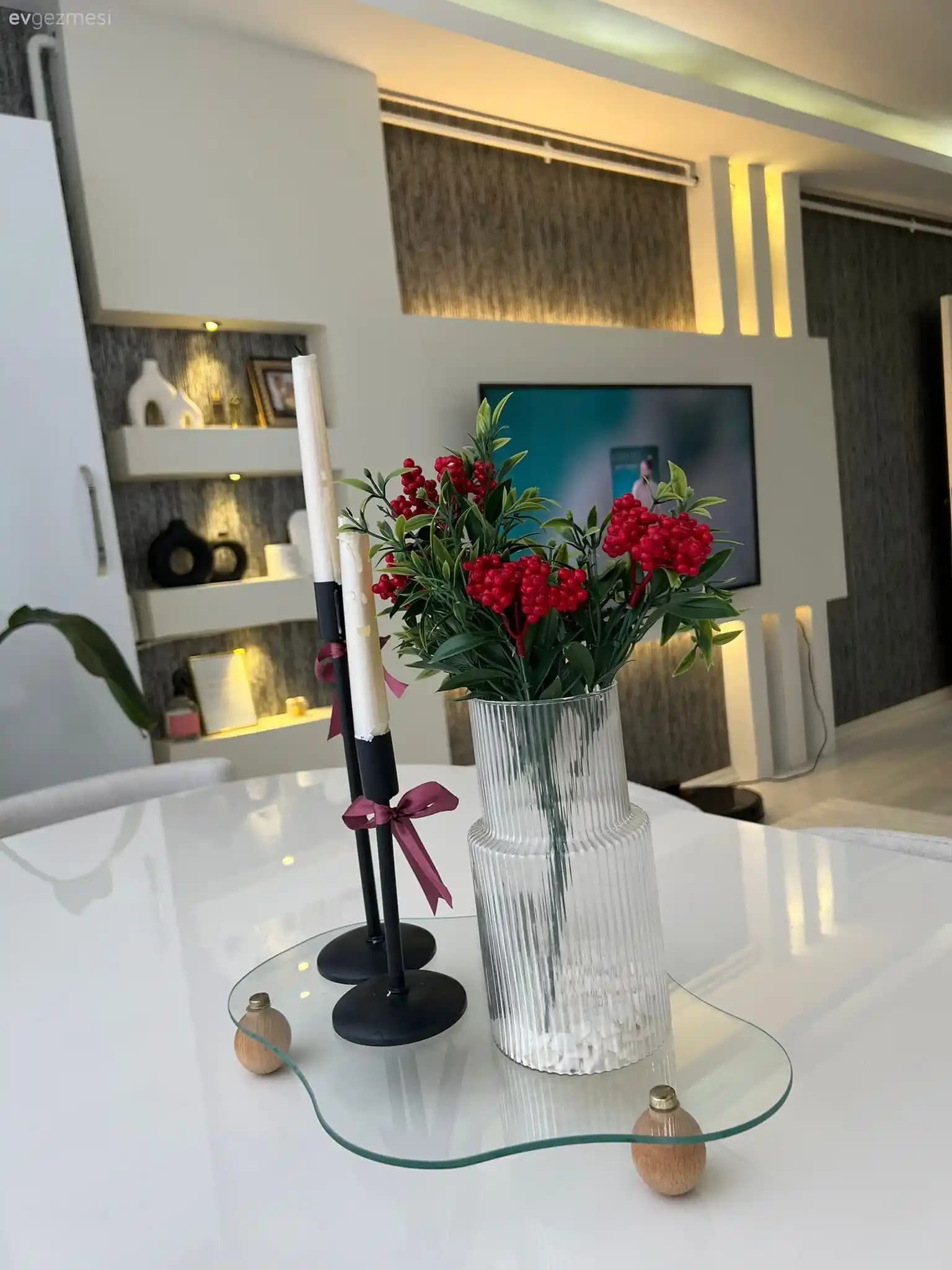 Modern Objeler: Estetik ve Fonksiyonelliğin Günümüz Tasarımındaki Yeri ve Özellikleri