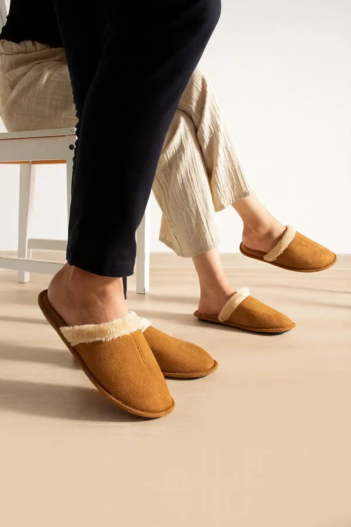 Ev Dekorasyonuna Uygun Konforlu ve Şık Ev Terlikleri Seçenekleri