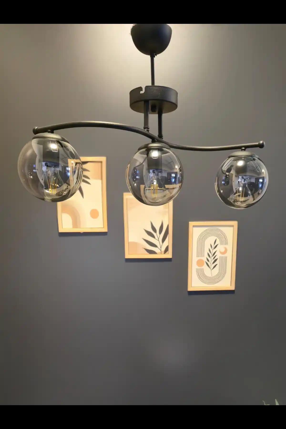 Modern Dekorasyonda Füme Avize: Şıklık ve Fonksiyonelliğin Buluşması